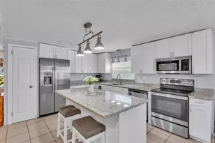 3279 Pebble Bend Dr, Lakeland, FL 33810 - Photo 4