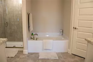 4019 Tullamore Ln, Auburndale, FL 33823 - Photo 14