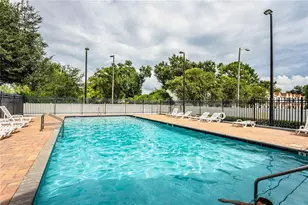 253 Alexander Woods Dr, Plant City, FL 33563 - Photo 6