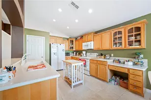 1829 Rocky Pointe Dr, Lakeland, FL 33813 - Photo 8