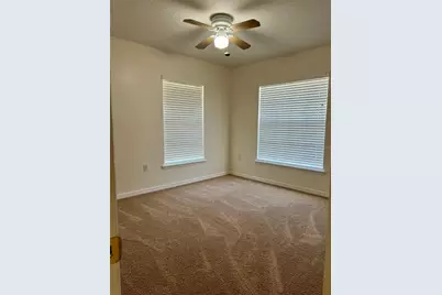 5857 Manchester Drive W, Lakeland, FL 33810 - Photo 8