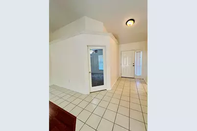 5857 Manchester Drive W, Lakeland, FL 33810 - Photo 10