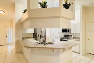 5857 Manchester Dr W, Lakeland, FL 33810 - Photo 8