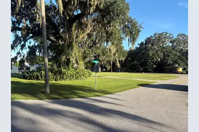 425 W Broadway Street, Fort Meade, FL 33841 - Photo 2