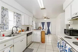1836 Prairie Dunes Cir N, Lakeland, FL 33810 - Photo 10
