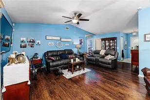 1836 Prairie Dunes Cir N, Lakeland, FL 33810 - Photo 2