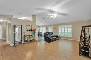 2756 Highlands Creek Dr, Lakeland, FL 33813 - Photo 4