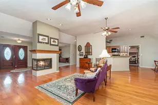 6901 Hayter Dr, Lakeland, FL 33813 - Photo 2