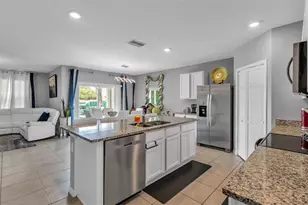 2442 Taloncrest Ct, Eagle Lake, FL 33839 - Photo 6