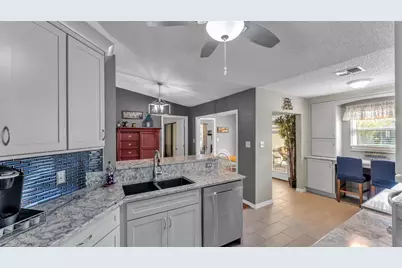 6096 Kittiwake Drive, Lakeland, FL 33809 - Photo 12