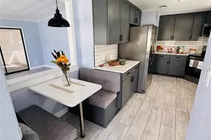 2206 Golden Horseshoe Circle N, Lakeland, FL 33810 - Photo 4