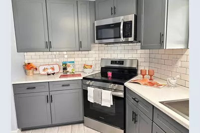 2206 Golden Horseshoe Circle N, Lakeland, FL 33810 - Photo 2