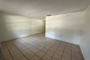 1008 Melrose St, Seffner, FL 33584 - Photo 6