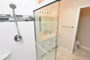 2210 Harbor Town Ln, Lakeland, FL 33810 - Photo 18