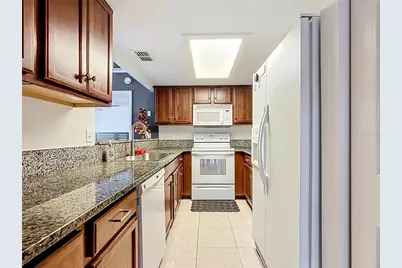 1880 N Crystal Lake Drive #12, Lakeland, FL 33801 - Photo 16