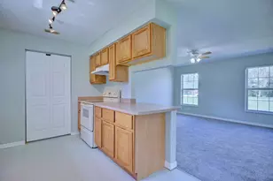 276 W Willow Ave, Eagle Lake, FL 33839 - Photo 12