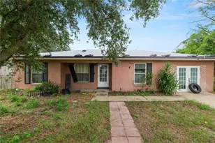 136 Madera Dr, Winter Haven, FL 33880 - Photo 1
