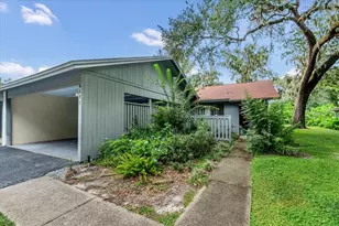 6632 Sweetbriar Ln, Lakeland, FL 33813 - Photo 2