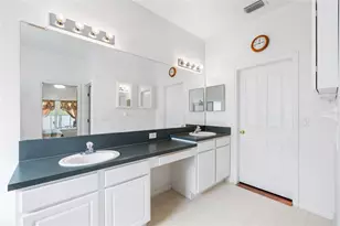 2763 Valencia Grove Dr, Valrico, FL 33596 - Photo 20