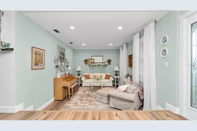 1129 Sugartree Lane N, Lakeland, FL 33813 - Photo 16