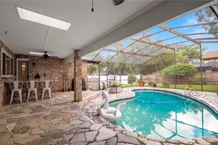 1129 Sugartree Ln N, Lakeland, FL 33813 - Photo 2