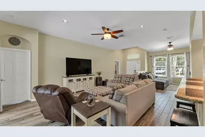 2803 Spring Meadow Drive, Plant City, FL 33566 - Photo 8