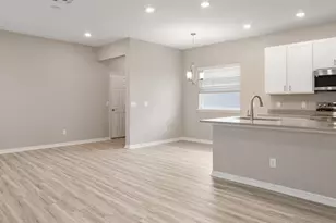 454 Windy Willow Wy, Saint Cloud, FL 34771 - Photo 6