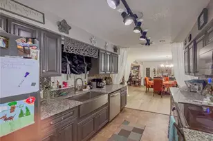 1740 Cherry Ln, Lakeland, FL 33811 - Photo 12