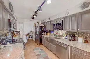 1740 Cherry Ln, Lakeland, FL 33811 - Photo 2