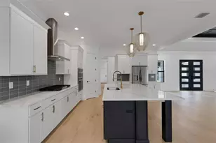 5389 Delphi Hills Cir, Lakeland, FL 33812 - Photo 10