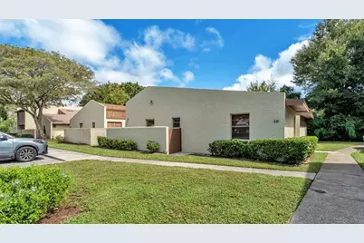 1880 N Crystal Lake Drive #60, Lakeland, FL 33801 - Photo 4