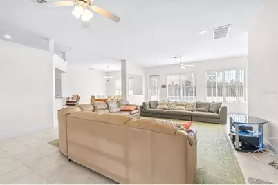 2692 Huntington Hills Dr, Lakeland, FL 33810 - Photo 4