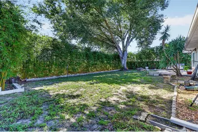 7411 Floral Circle E, Lakeland, FL 33810 - Photo 16