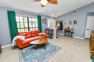 7411 Floral Cir E, Lakeland, FL 33810 - Photo 4