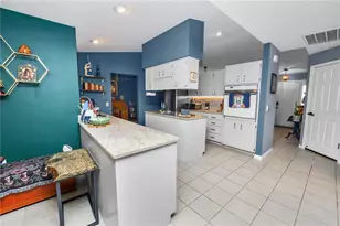 7411 Floral Cir E, Lakeland, FL 33810 - Photo 10