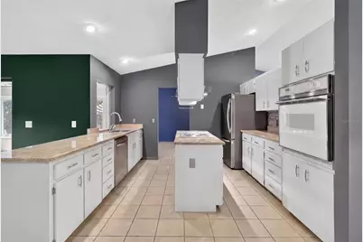 7411 Floral Circle E, Lakeland, FL 33810 - Photo 8