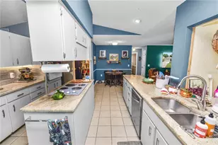 7411 Floral Cir E, Lakeland, FL 33810 - Photo 12