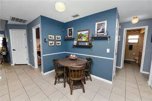 7411 Floral Cir E, Lakeland, FL 33810 - Photo 8