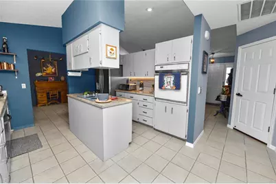 7411 Floral Circle E, Lakeland, FL 33810 - Photo 10