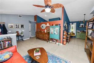 7411 Floral Cir E, Lakeland, FL 33810 - Photo 6