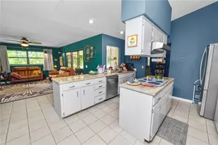 7411 Floral Cir E, Lakeland, FL 33810 - Photo 12