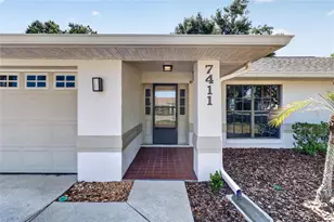 7411 Floral Cir E, Lakeland, FL 33810 - Photo 4