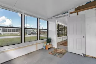 203 Janet Ln, Lakeland, FL 33809 - Photo 4