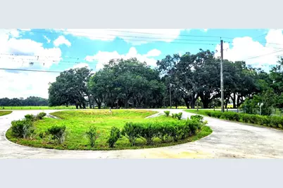 1205 E Knights Griffin Road, Plant City, FL 33565 - Photo 2
