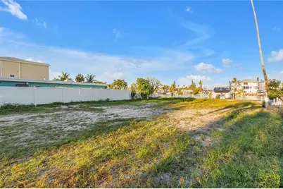 580 Normandy Road, Madeira Beach, FL 33708 - Photo 10