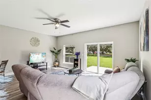 1102 Fox Lake Dr, Lakeland, FL 33809 - Photo 8