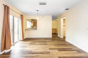 549 Hunter Cir, Kissimmee, FL 34758 - Photo 2