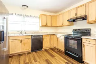 549 Hunter Cir, Kissimmee, FL 34758 - Photo 6