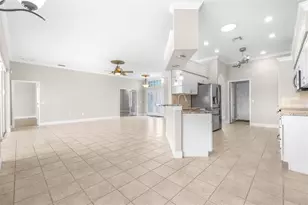 2636 Huntington Hills Dr, Lakeland, FL 33810 - Photo 10