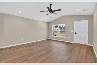 718 Seminole Avenue S, Fort Meade, FL 33841 - Photo 12